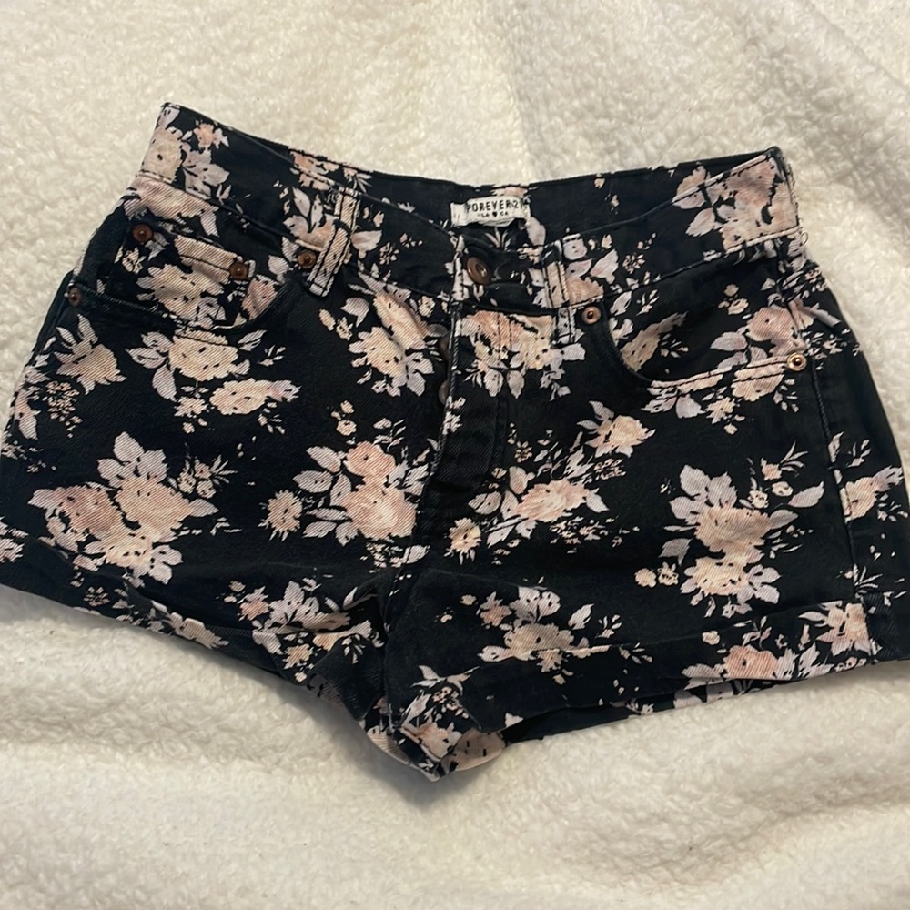 3/$15💛 💐 Forever 21 Floral shorts 💐